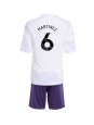 Manchester United Lisandro Martinez #6 Replika Borta Kläder Barn 2025-26 Kortärmad (+ byxor) Manchester United Lisandro Martinez #6 Replika Borta Kläder Barn 2025-26 Kortärmad (+ byxor)